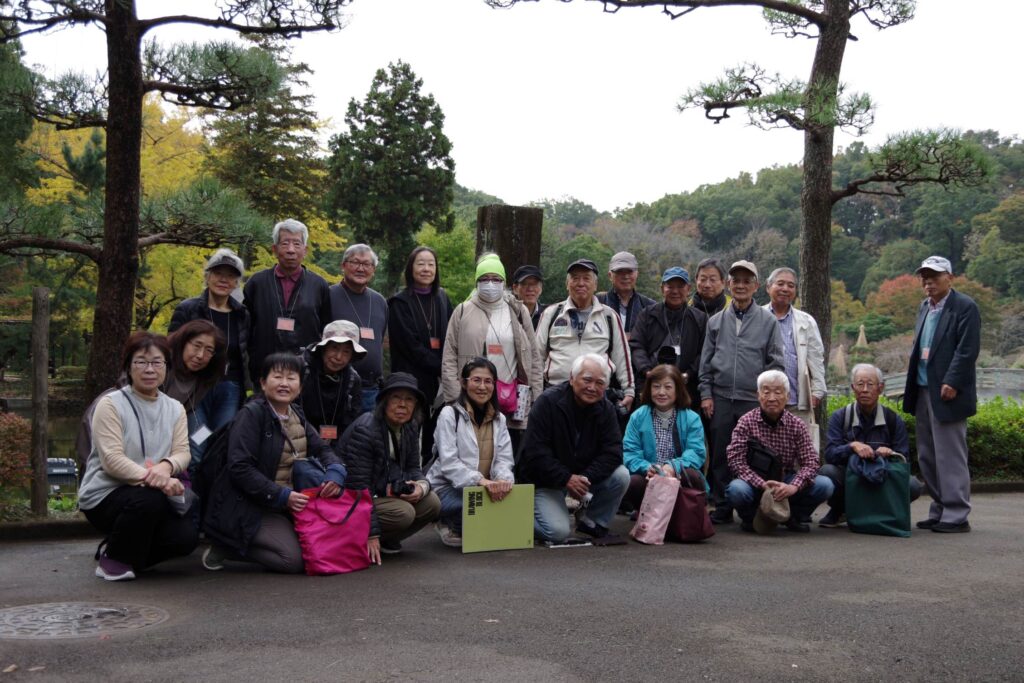 町田市フォトサロン 1階展示室 写真と水彩画スケッチ講習会作品展